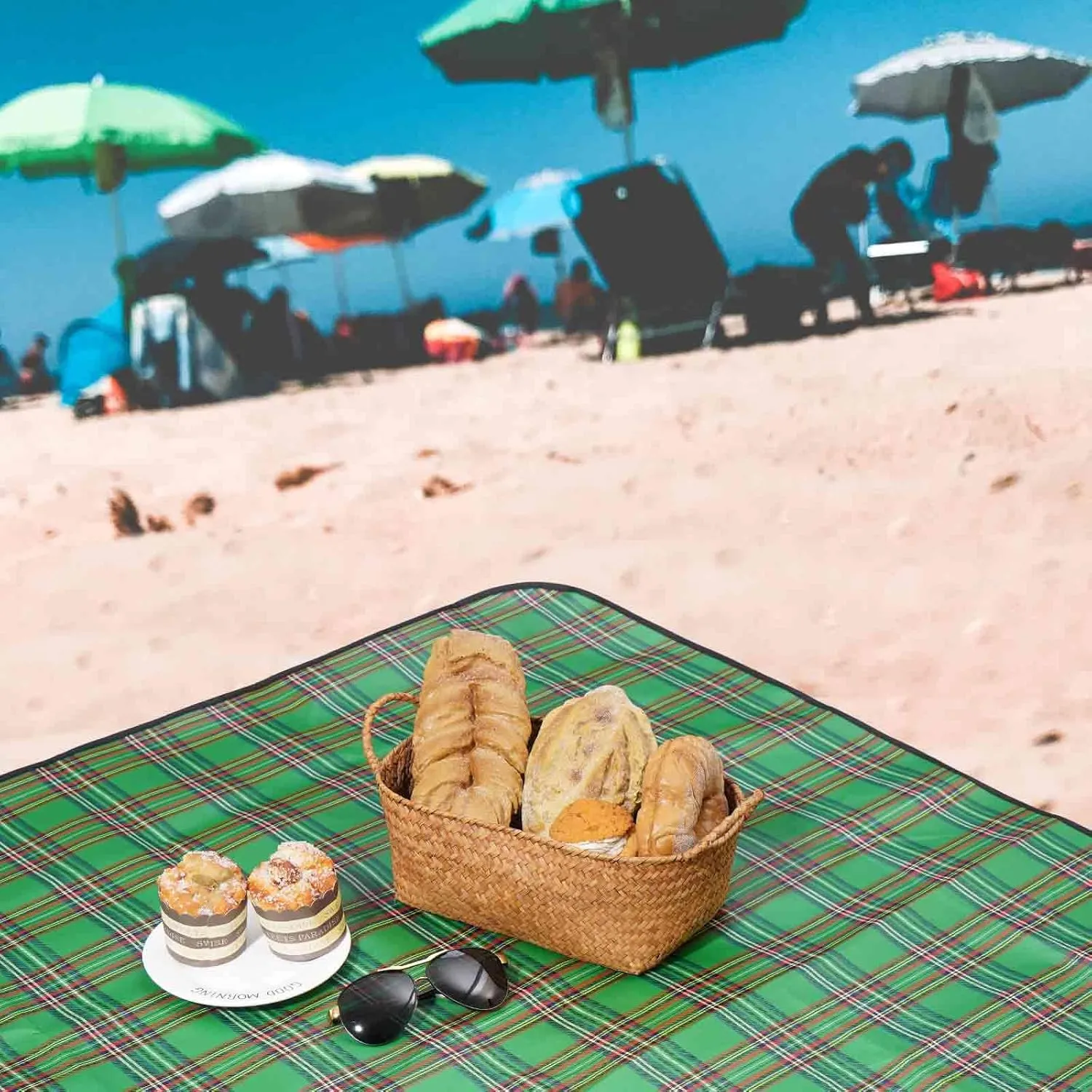 Beach Picnic Blanket, Sandproof Waterproof Camping Blankets Large, Outdoor Sandfree Foldable Mat 55x40in, Oversized Packable Family Mats for Hiking, Camping, Park, Travel, Grass Concert-Green